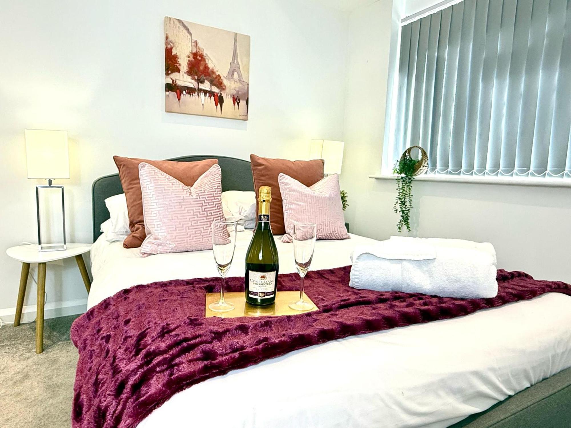 Hazel 1-Bedroom Cousy Flat, Parking, Wifi, Prime Location, Close To Blenheim Palace & Oxford Kidlington Exterior photo