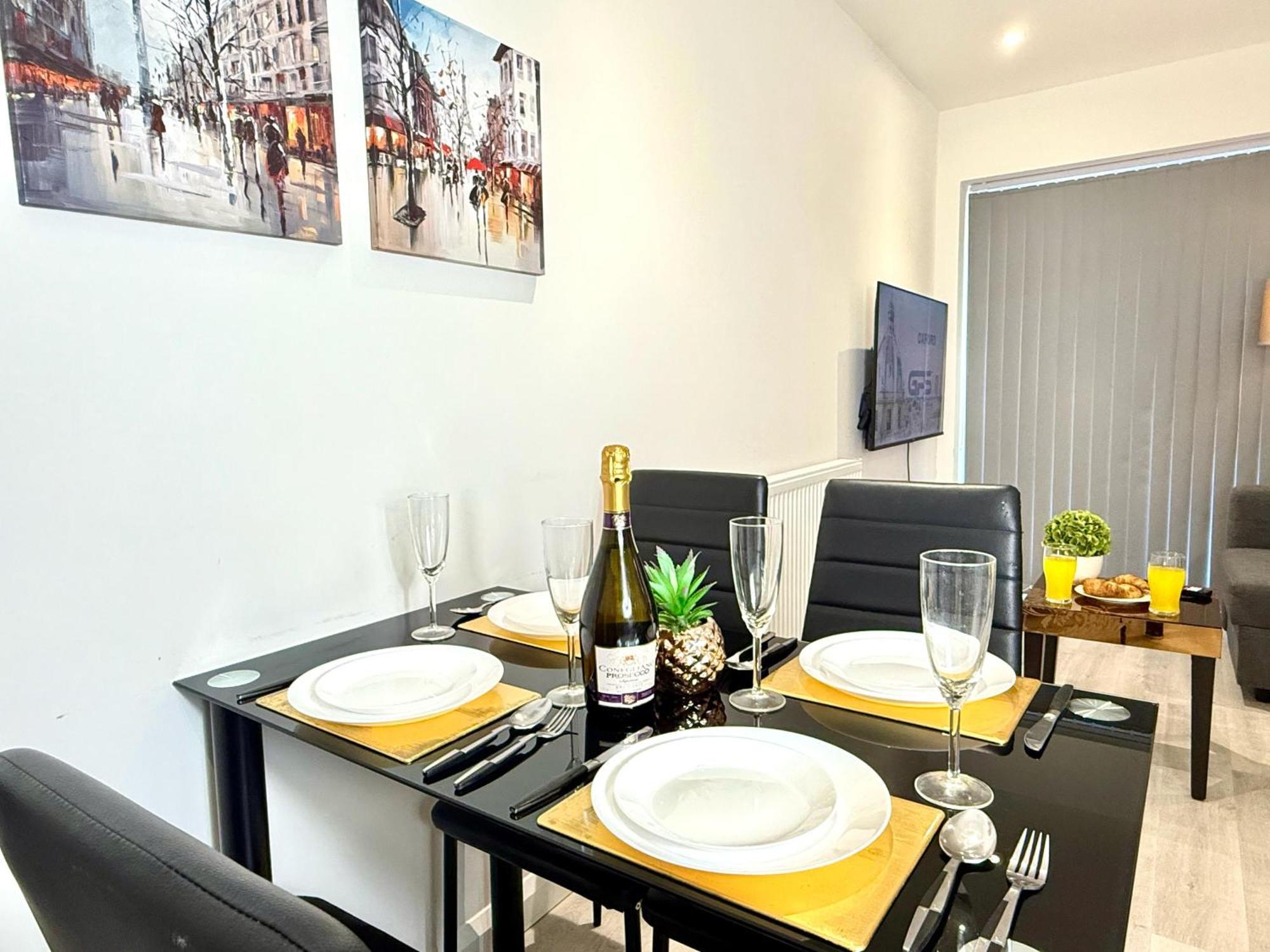 Hazel 1-Bedroom Cousy Flat, Parking, Wifi, Prime Location, Close To Blenheim Palace & Oxford Kidlington Exterior photo